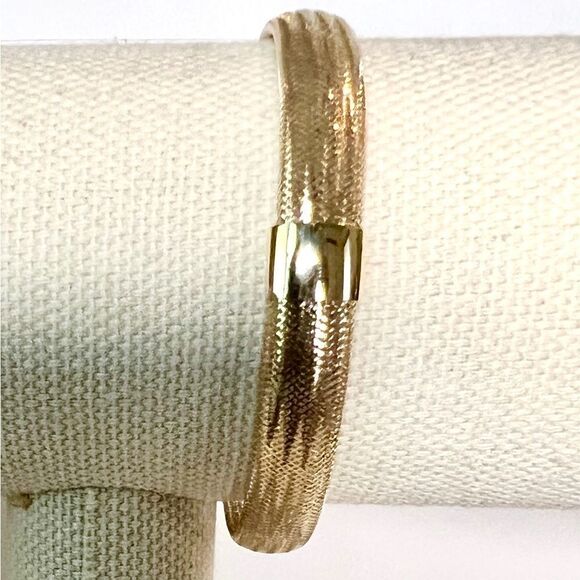 10K Woven Mesh Slip On Bracelet: An Elegant Accessory with Lifetime Guarantee - Picture 11 of 12